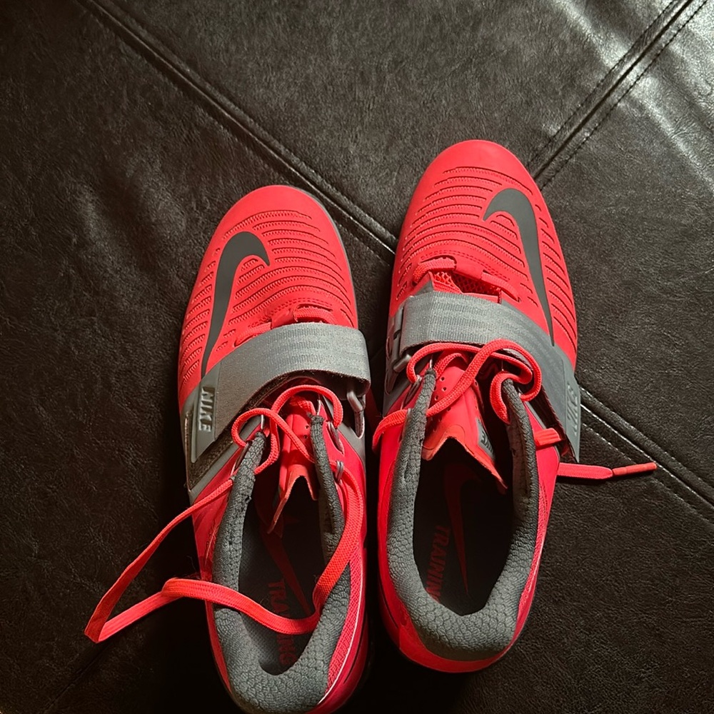 Nike Romaleos 3 sz 10.5 hot pink and grey